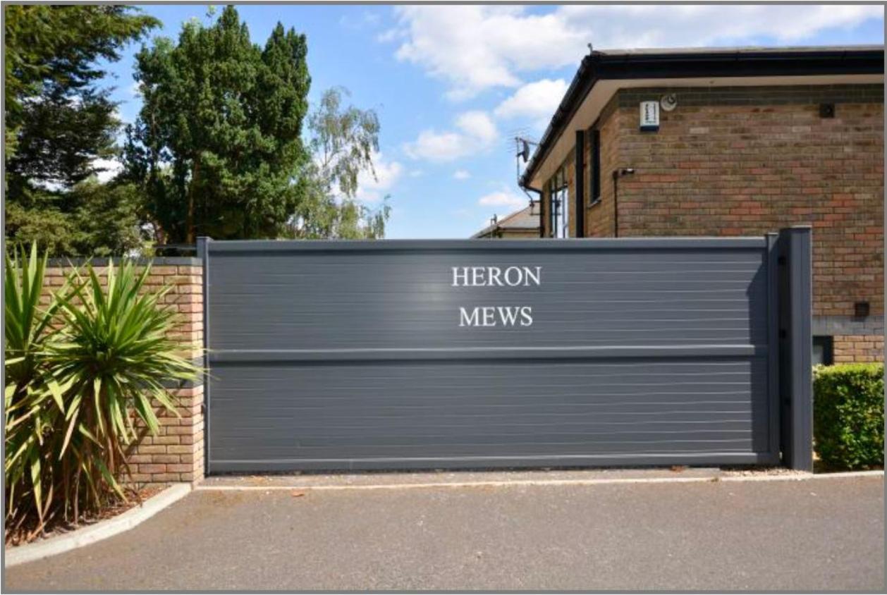 Modern And Cozy 2-Guest Flat With Gated Parking Apartment Kingston upon Thames  Exterior photo